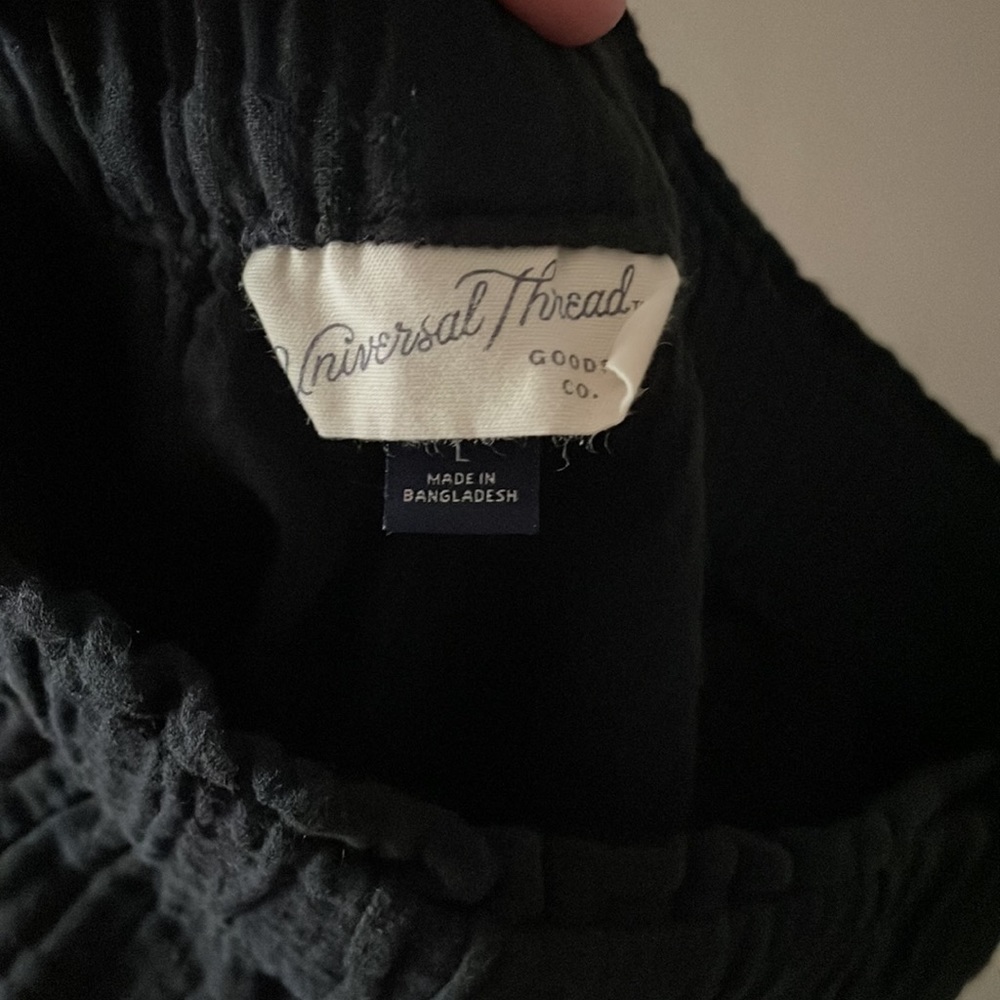 NWOT Universal Thread Shorts - Picture 3 of 3
